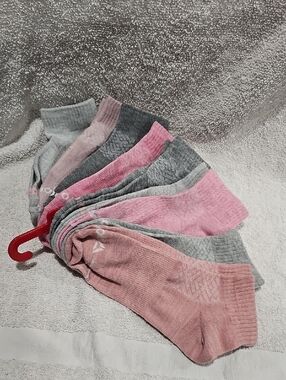9 Pairs Of Women's Reebok Ankle Socks